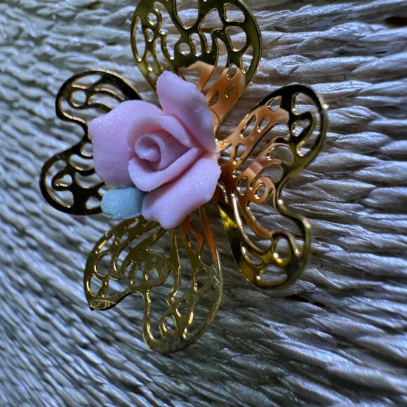 Gold Tone Necklace with pink rose filigree flower pendant 18" Chain  JW1478 - Picture 4 of 9